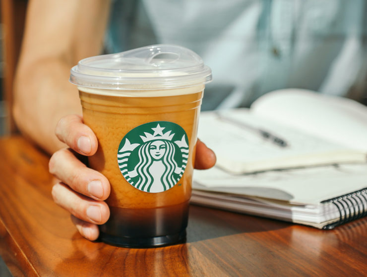 Starbucks to stop giving out plastic straws by 2020